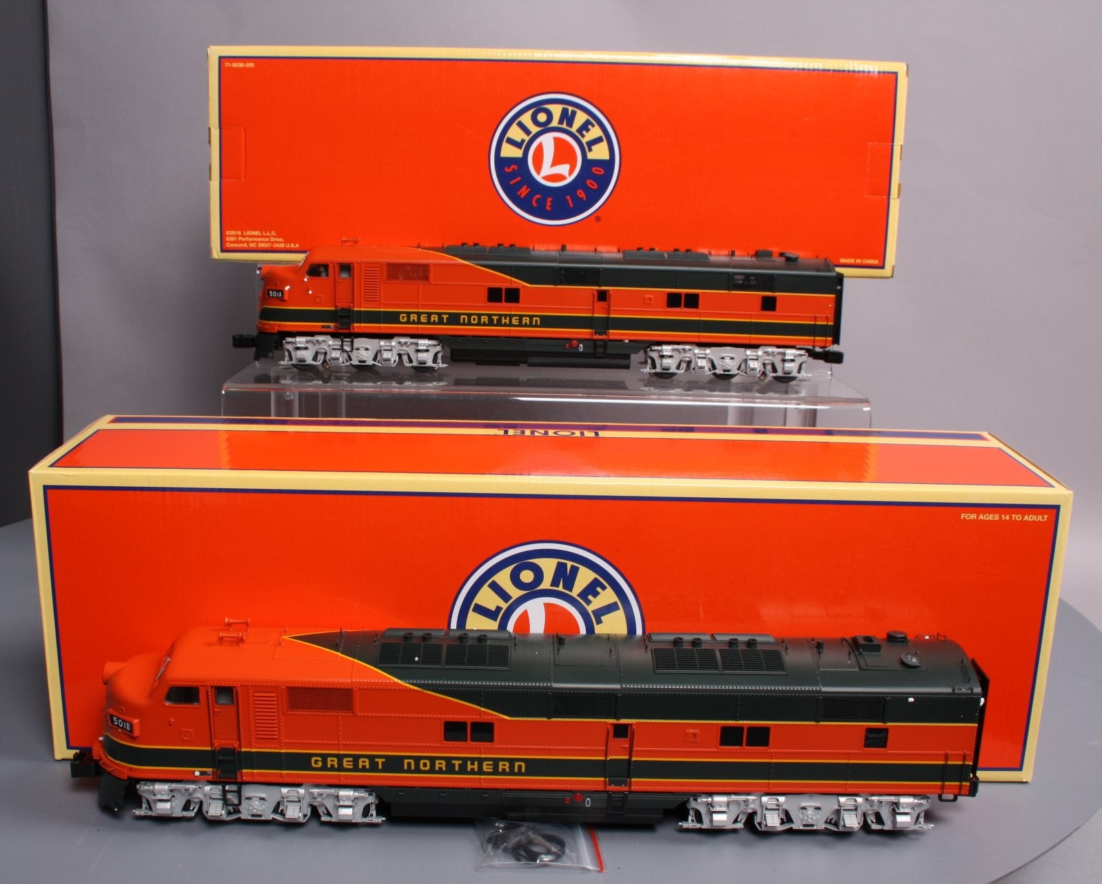 Lionel 6-82831 O Great Northern AA E7 Diesel Locomotive Set 501A,501B