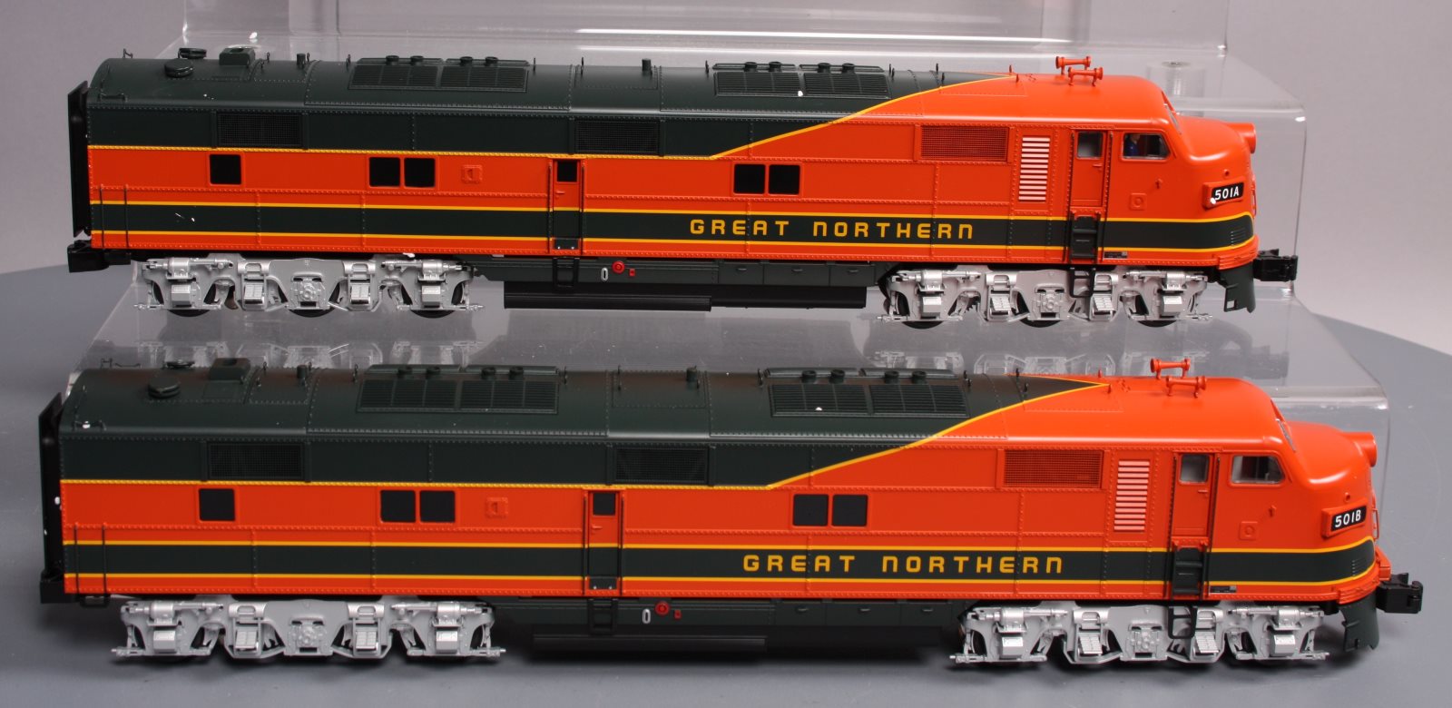 Lionel 6-82831 O Great Northern AA E7 Diesel Locomotive Set 501A,501B