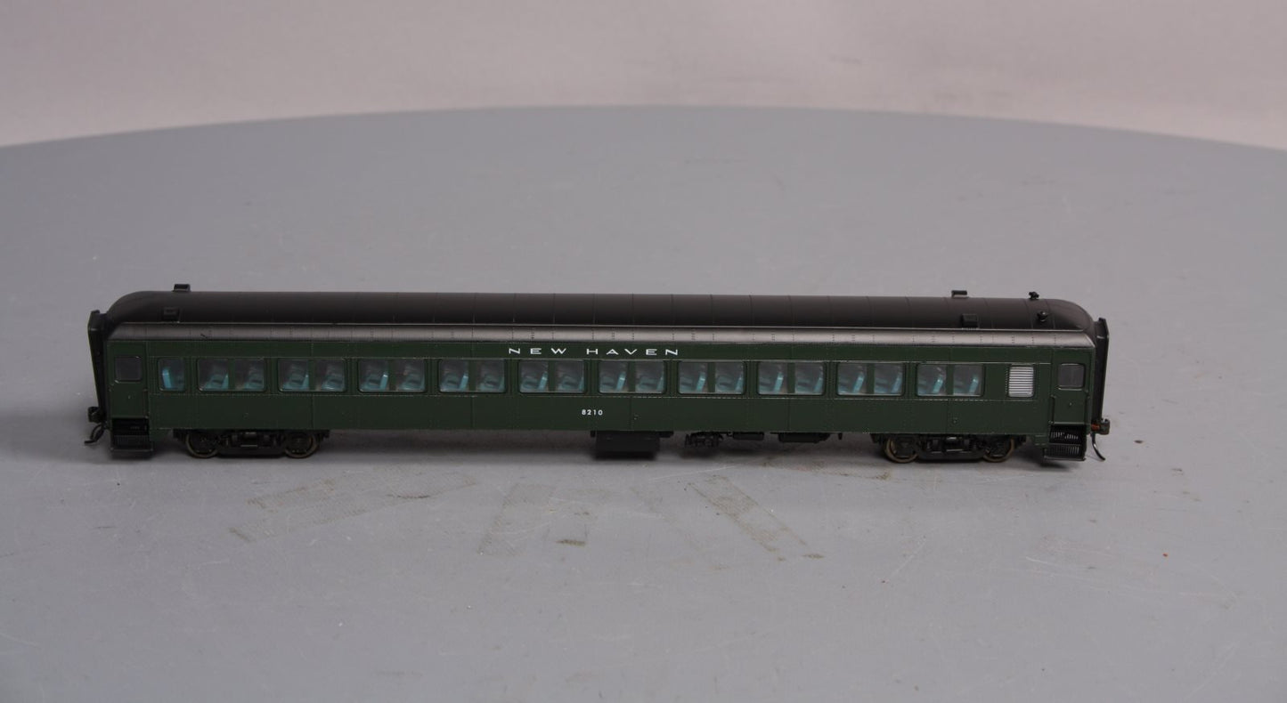 Rapido Trains 109027 HO New Haven 10-Window Coach #8210