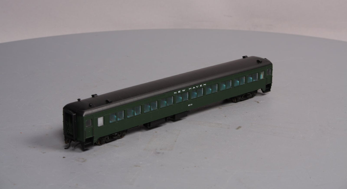 Rapido Trains 109027 HO New Haven 10-Window Coach #8210