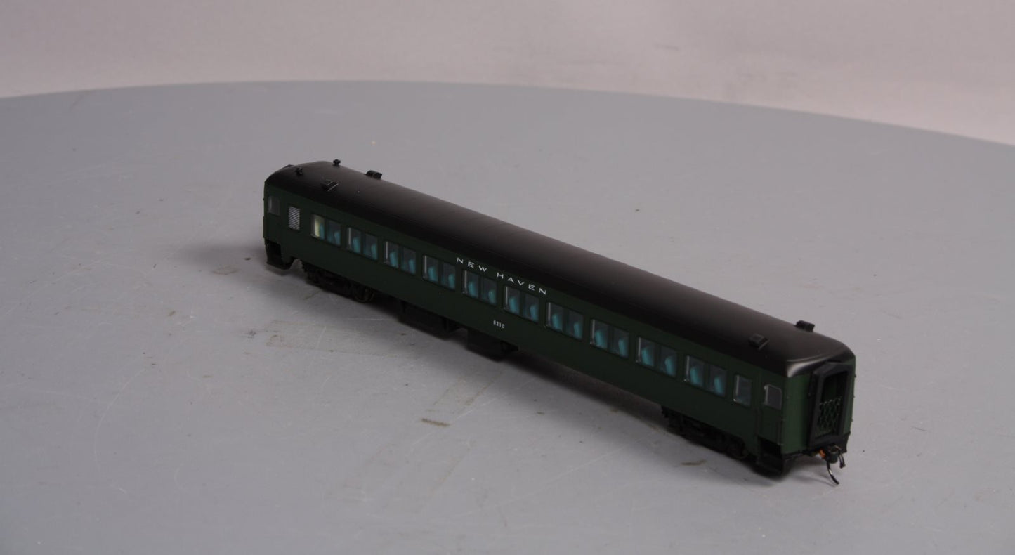 Rapido Trains 109027 HO New Haven 10-Window Coach #8210
