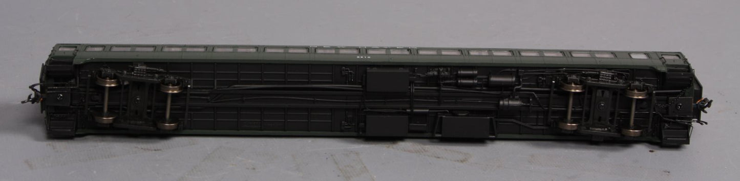 Rapido Trains 109027 HO New Haven 10-Window Coach #8210