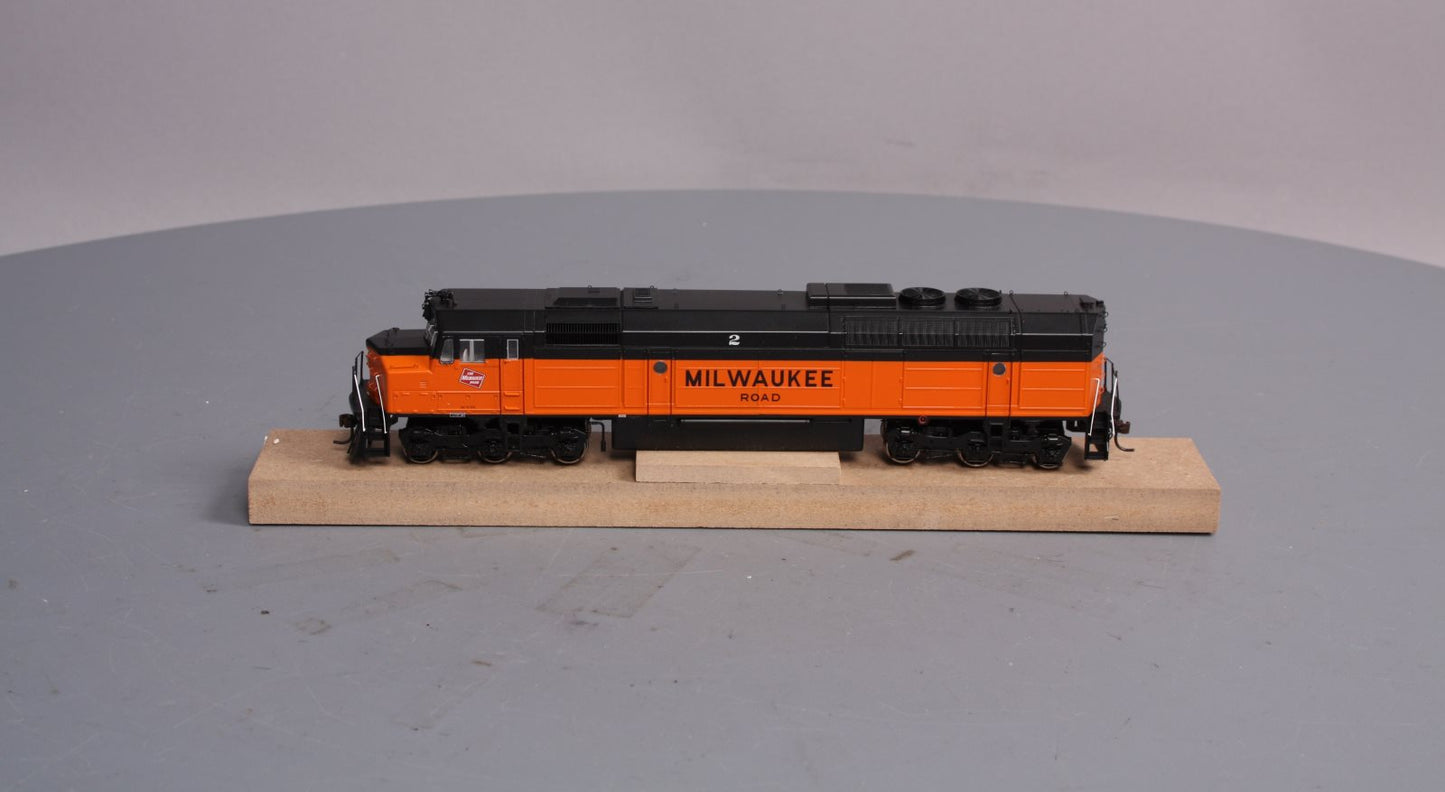 Athearn G67530 HO Milwaukee Road FP45 Diesel Locomotive #2
