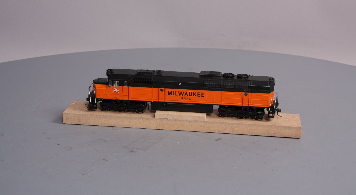 Athearn G67530 HO Milwaukee Road FP45 Diesel Locomotive #2