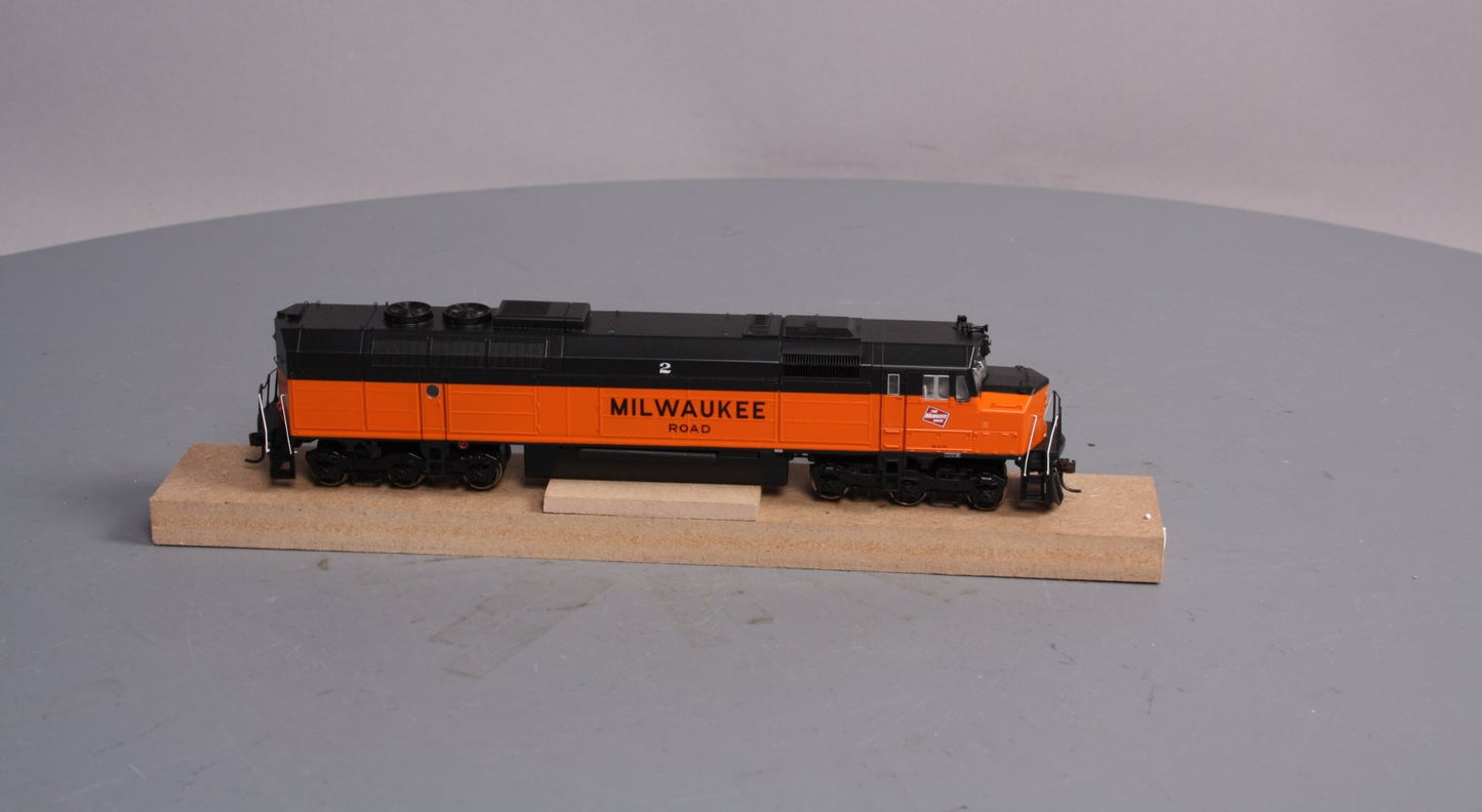 Athearn G67530 HO Milwaukee Road FP45 Diesel Locomotive #2