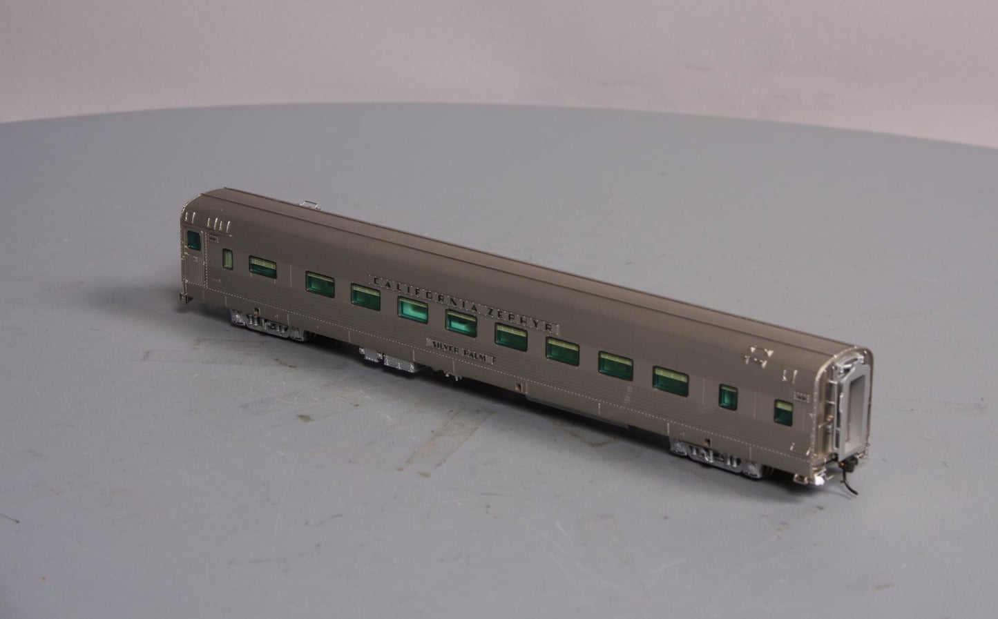 Broadway Limited 532 HO Scale WP 16-Section Sleeper "Silver Palm" #871