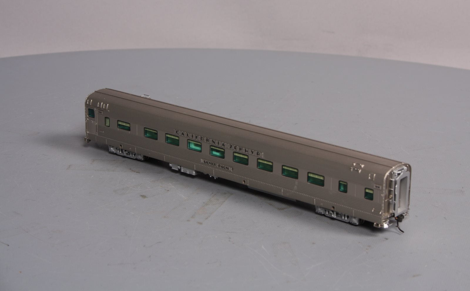 Broadway Limited 532 HO Scale WP 16-Section Sleeper 