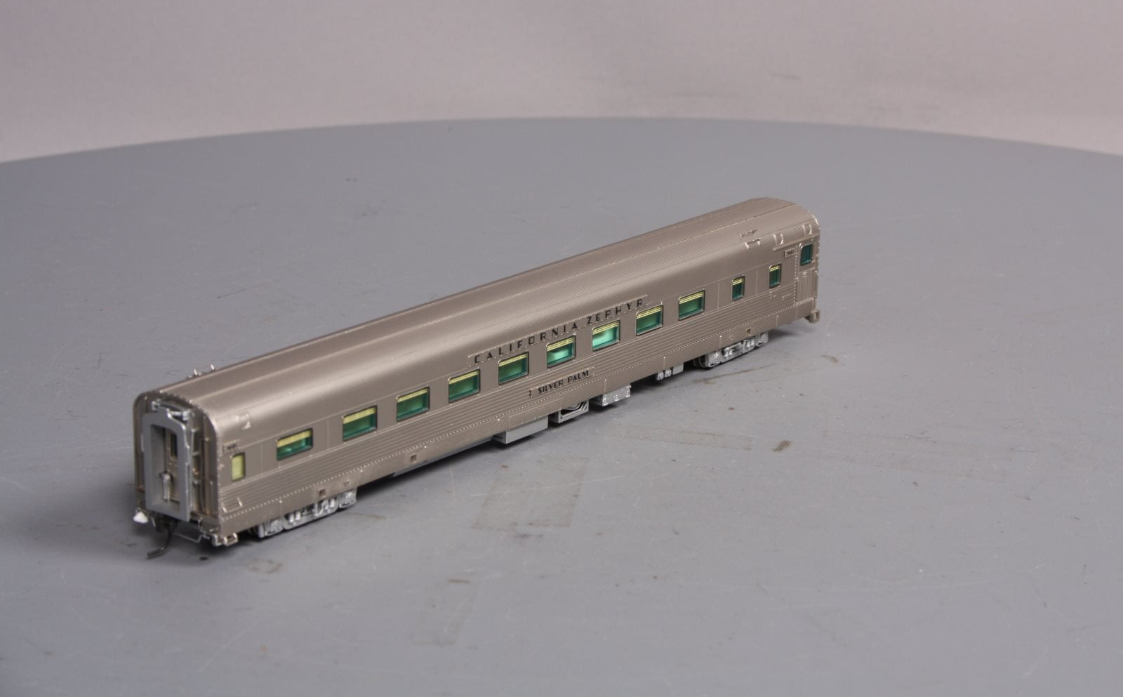 Broadway Limited 532 HO Scale WP 16-Section Sleeper 