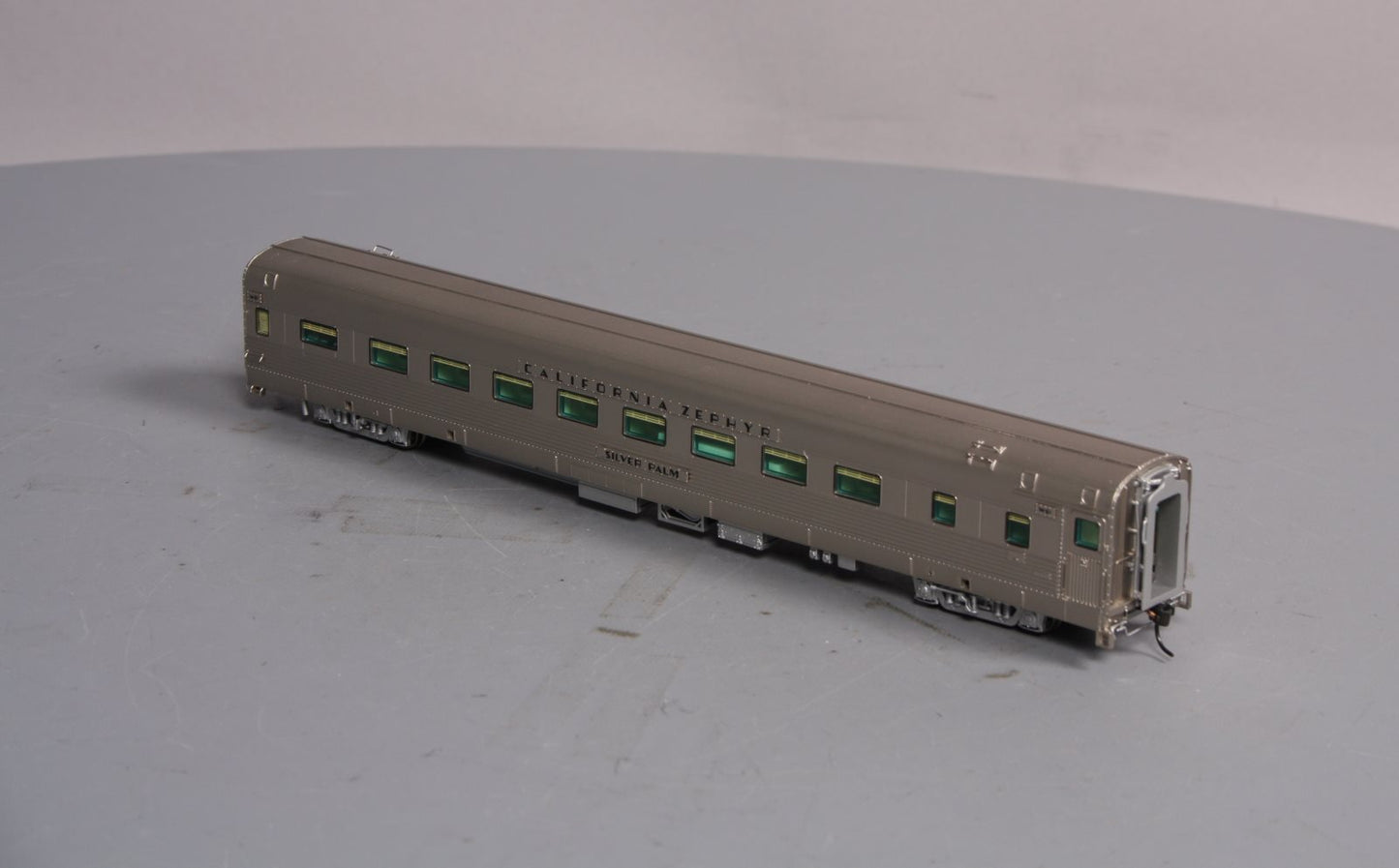 Broadway Limited 532 HO Scale WP 16-Section Sleeper "Silver Palm" #871