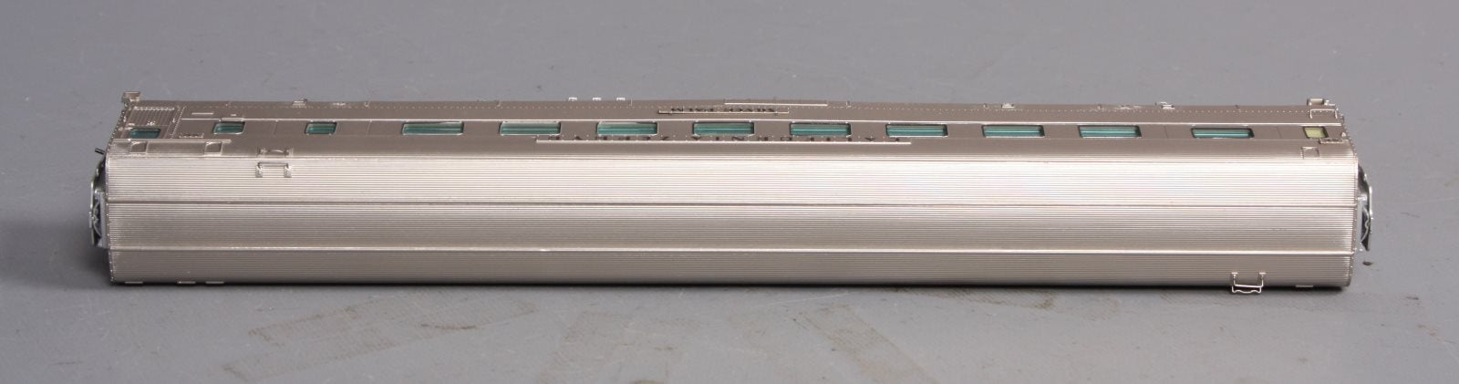 Broadway Limited 532 HO Scale WP 16-Section Sleeper 