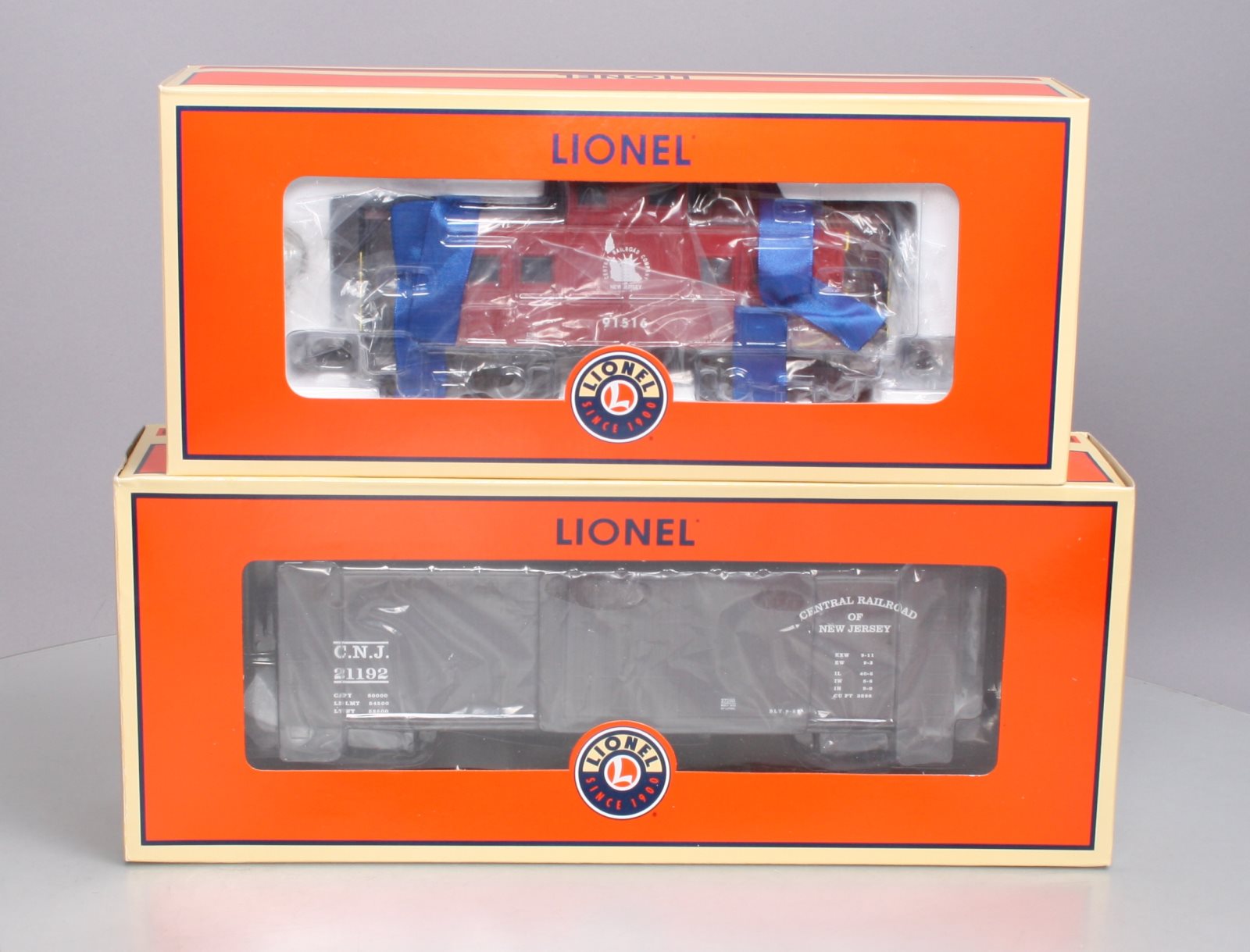 Lionel 6-27289 O Gauge Jersey Central Caboose and Double Sheath Boxcar 2-Pack