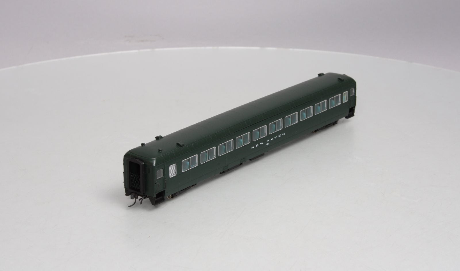 Rapido 109004 HO Scale New Haven Osgood Bradley Passenger Coach #8221