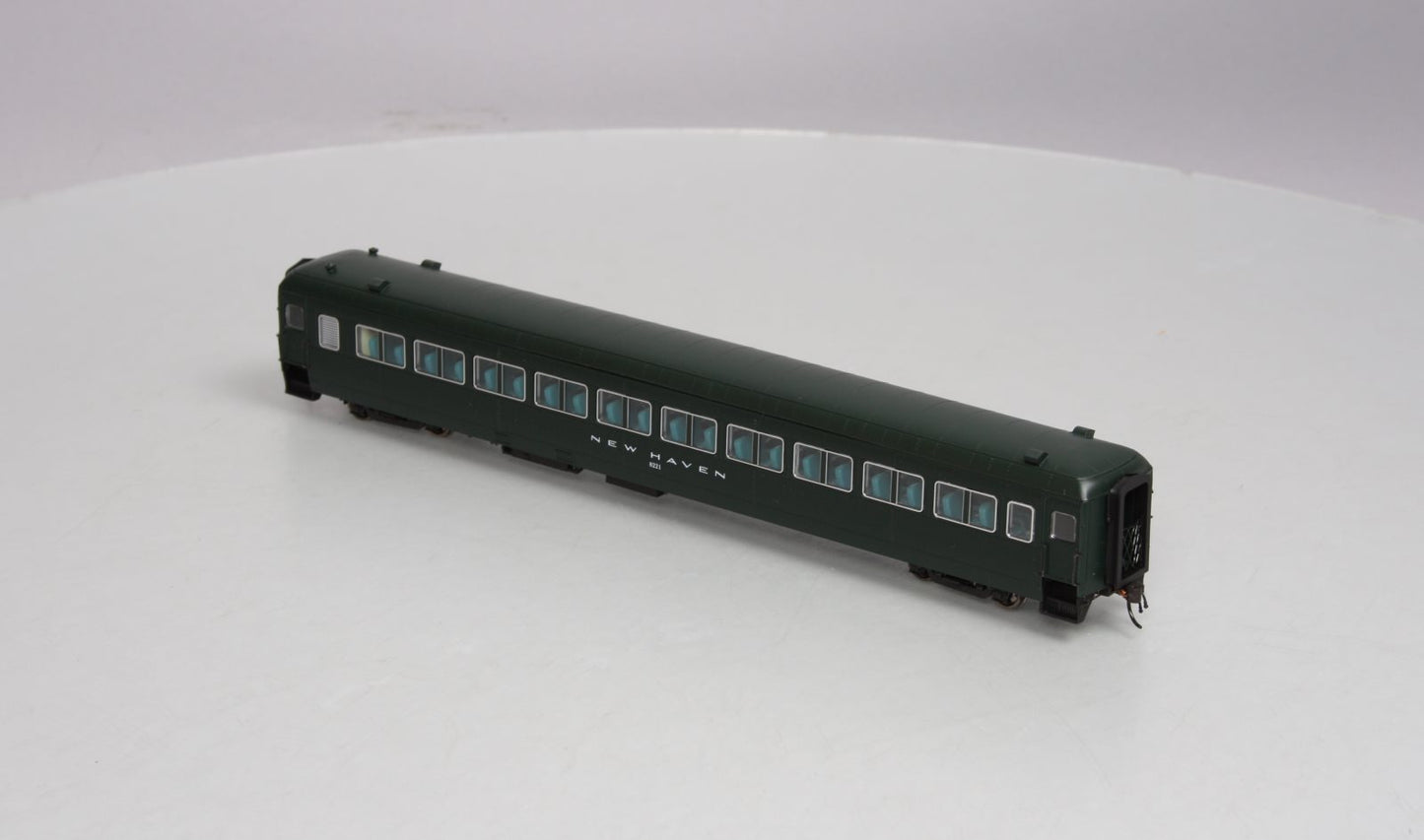 Rapido 109004 HO Scale New Haven Osgood Bradley Passenger Coach #8221