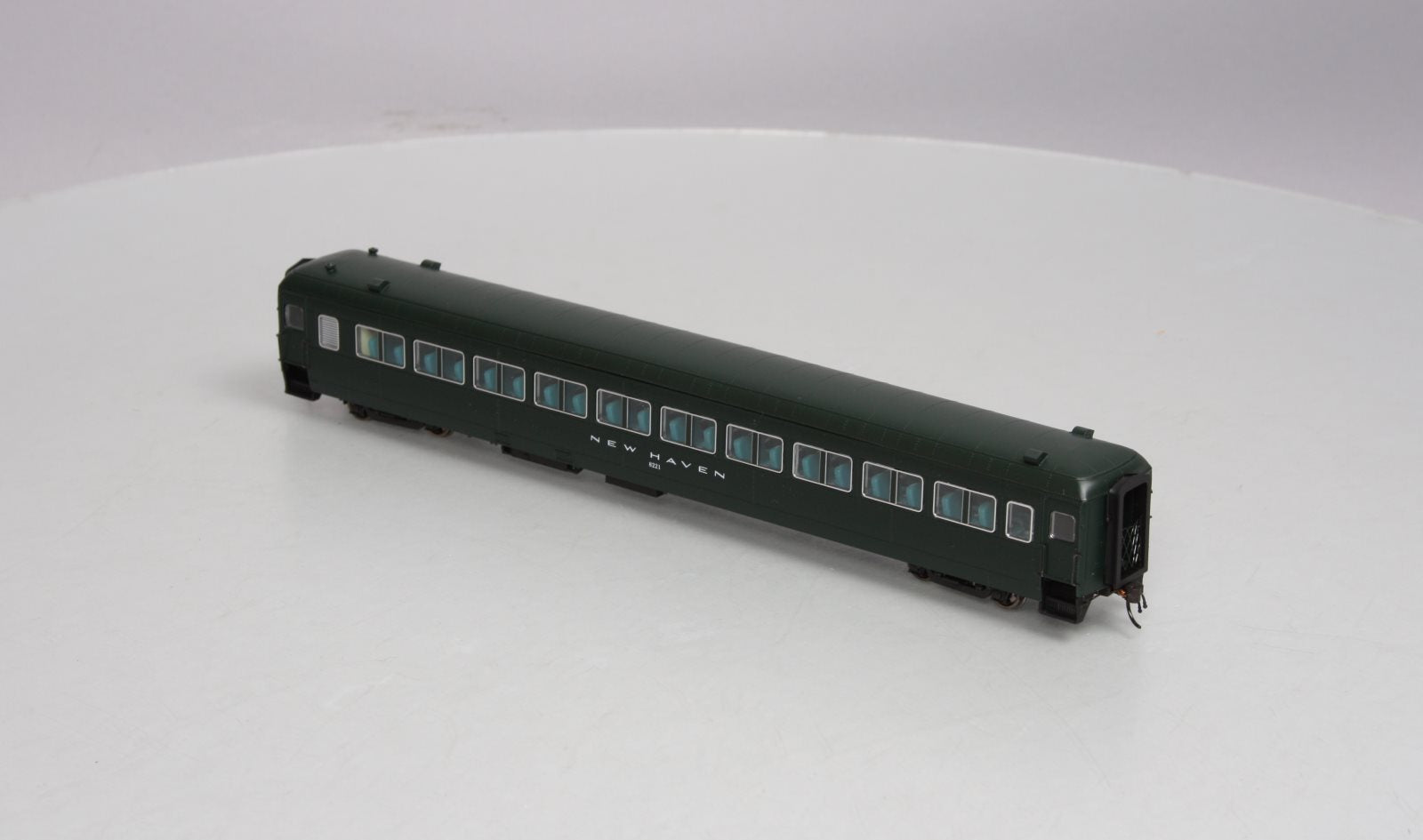 Rapido 109004 HO Scale New Haven Osgood Bradley Passenger Coach #8221