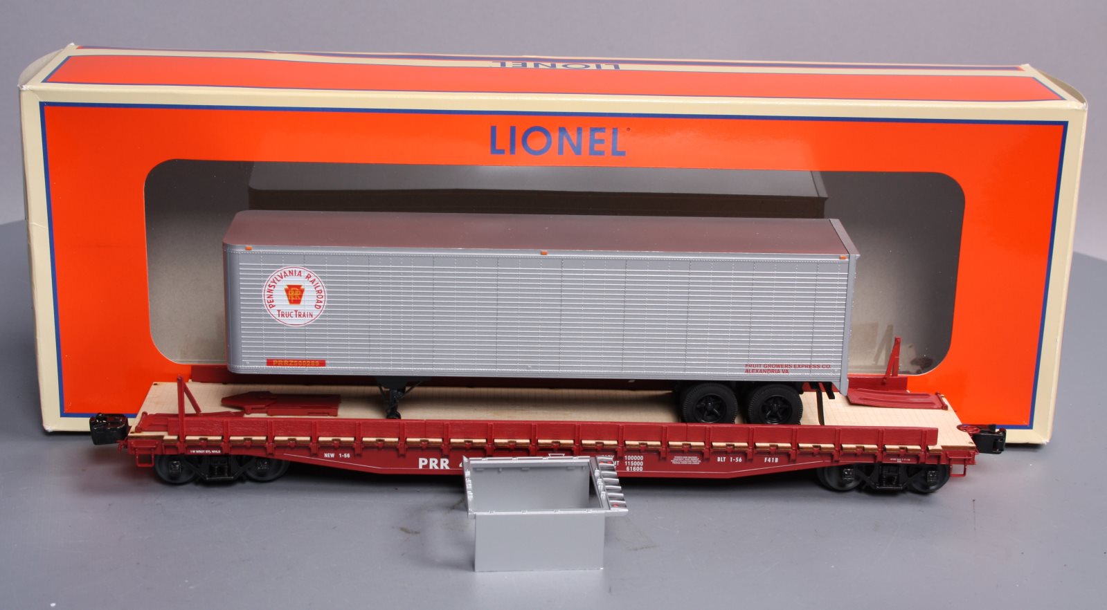 Lionel 6-82844 O Gauge Pennsylvania Railroad 40' PS-4 Flatcar #480297 w Trailers