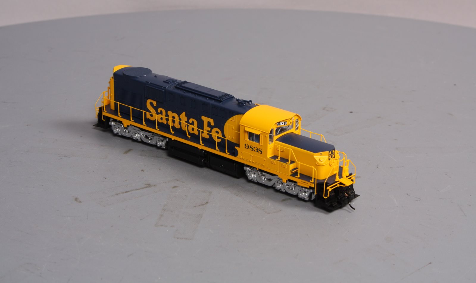 Broadway Limited 2982 HO Santa Fe Alco RSD15 Low Nose Paragon2™ #9838