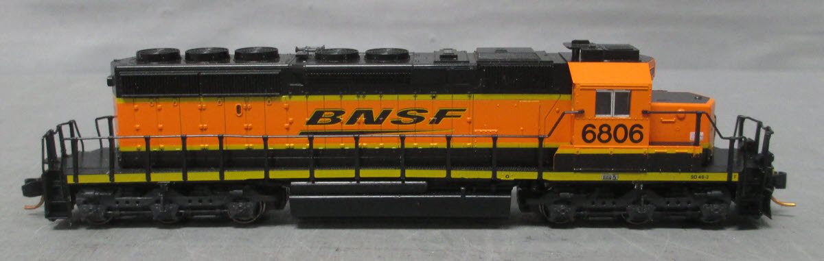 Kato 176-8206 N BNSF Swoosh SD40-2 Diesel Locomotive #6806