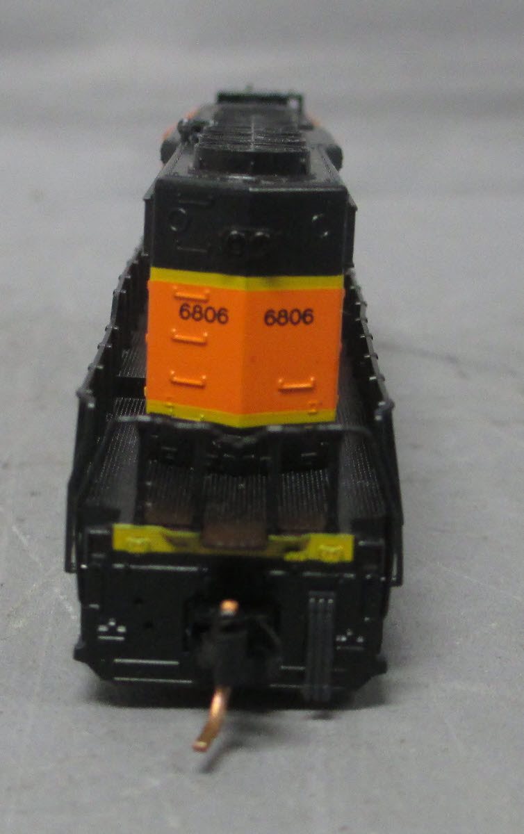 Kato 176-8206 N BNSF Swoosh SD40-2 Diesel Locomotive #6806
