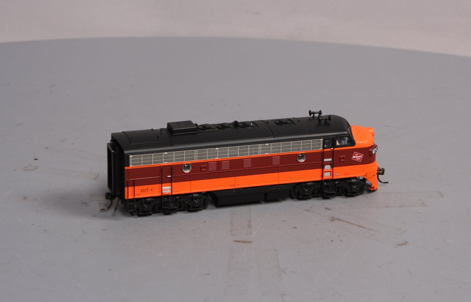 Broadway Limited 5108 HO Milwaukere Road EMD F7A with Sound Blue Line™ #107C