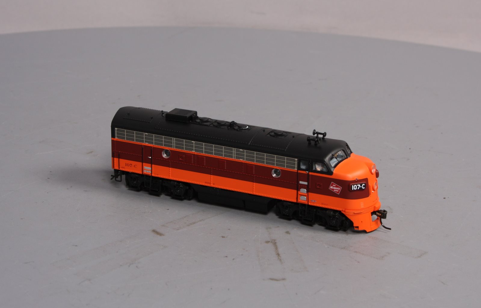 Broadway Limited 5108 HO Milwaukere Road EMD F7A with Sound Blue Line™ #107C