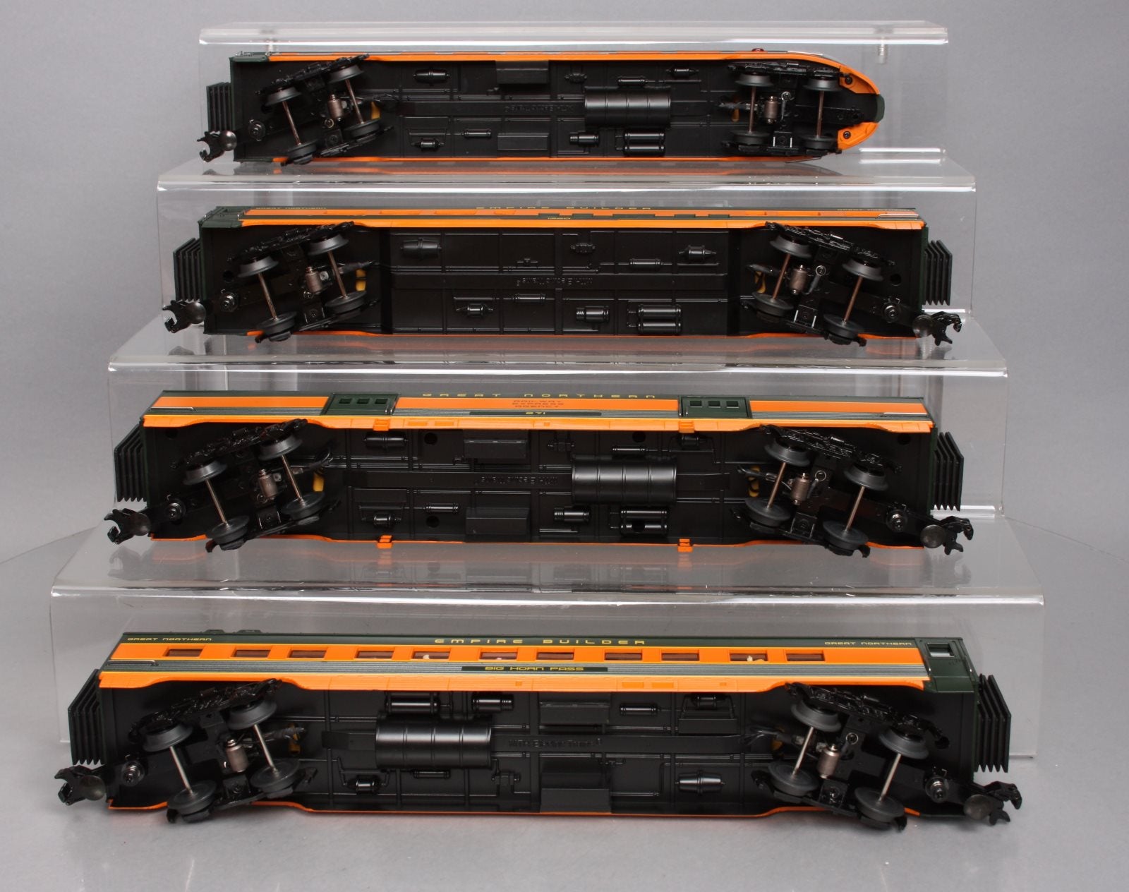 MTH 30-67530 O Great Northern 60' Streamlined Passenger Car Set (Set of 4)