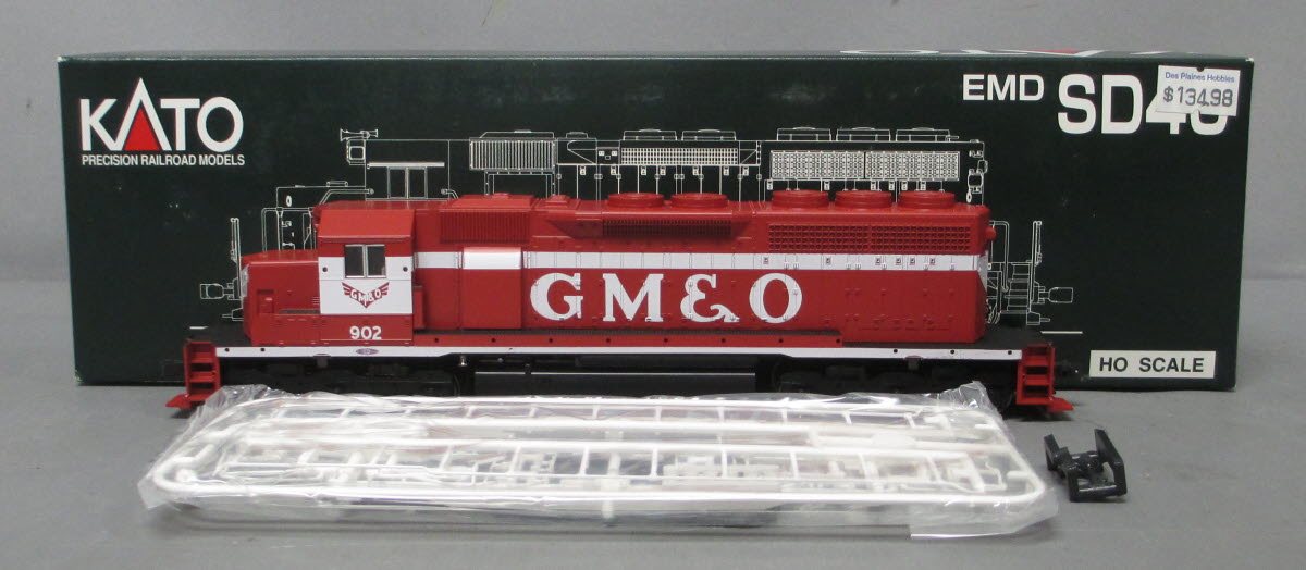 Kato 37-6334 Gulf Mobile & Ohio SD-40 Diesel Locomotive #902