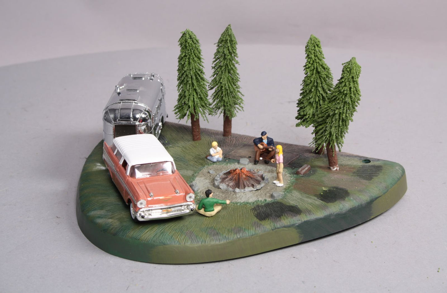 Lionel 6-24164 O Gauge Summer Vacation Animated Camping Scene