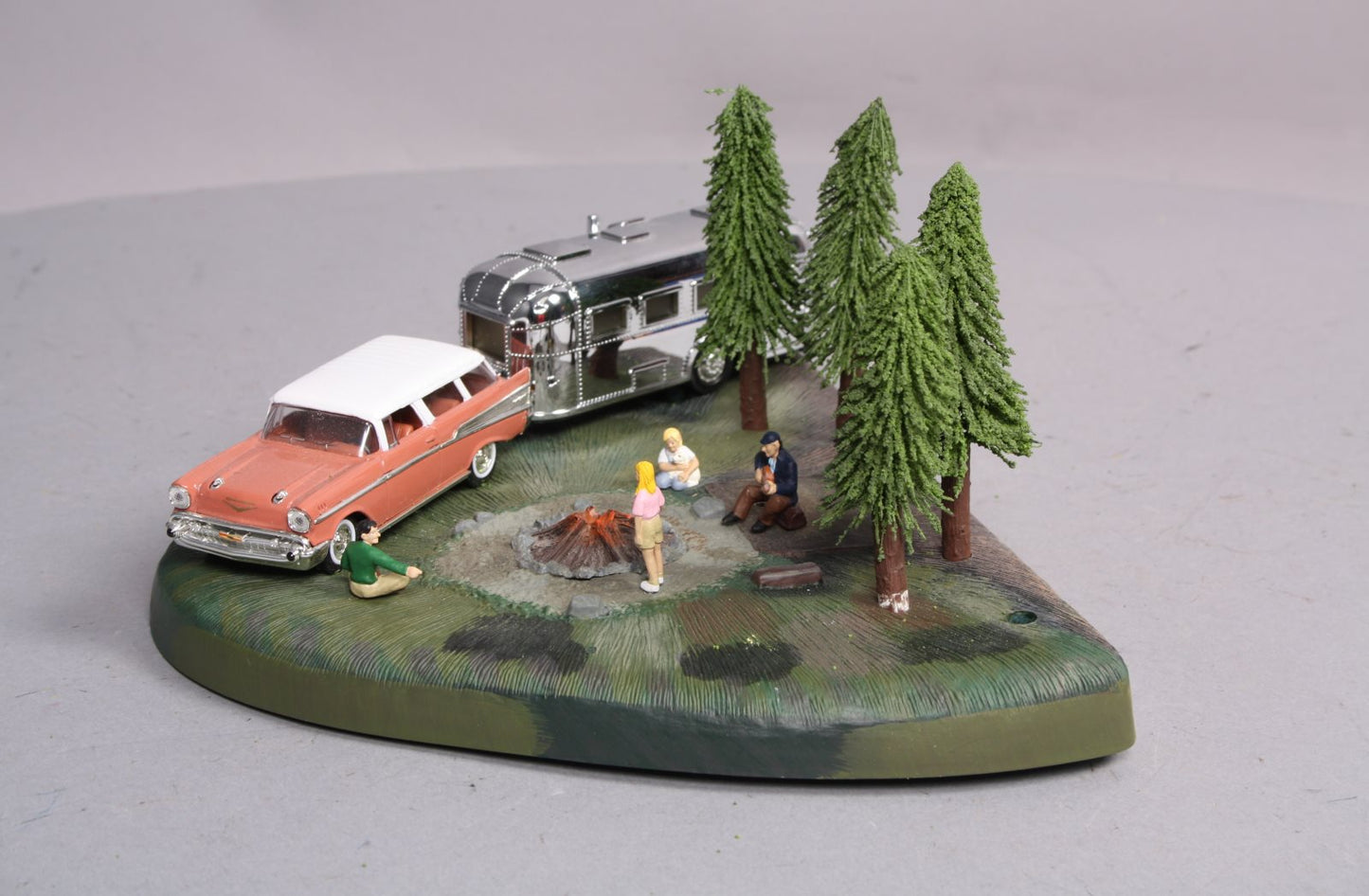 Lionel 6-24164 O Gauge Summer Vacation Animated Camping Scene