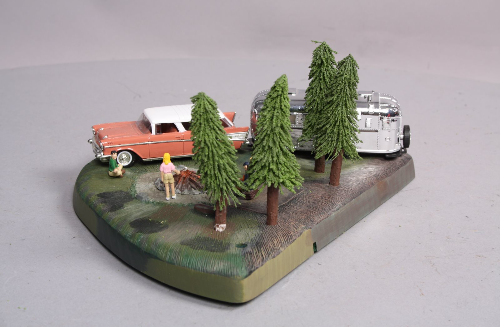 Lionel 6-24164 O Gauge Summer Vacation Animated Camping Scene