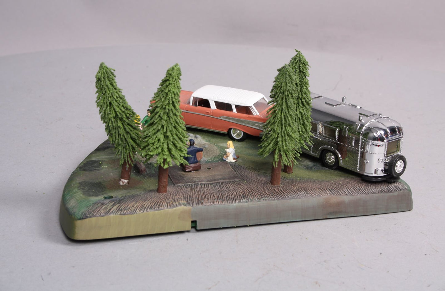 Lionel 6-24164 O Gauge Summer Vacation Animated Camping Scene
