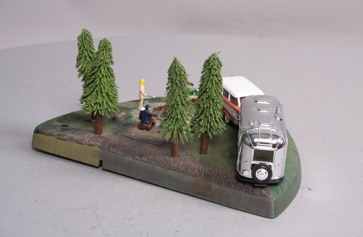 Lionel 6-24164 O Gauge Summer Vacation Animated Camping Scene