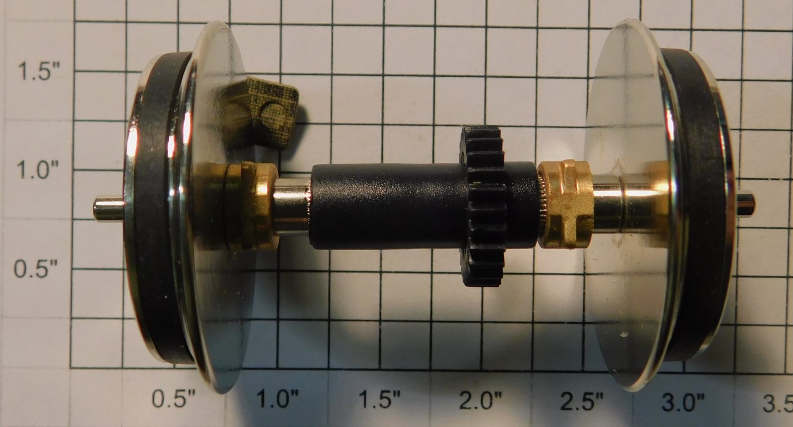 USA Trains R22-421 G SD40-2 Diesel Metal Wheel Set with Gear, Tires, & Bearings