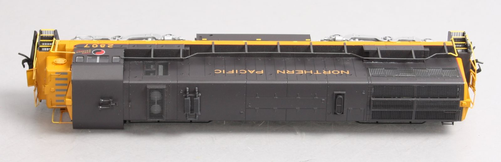 Rivarossi HR2617 HO Northern Pacific GE U28C - Standard DC #2807