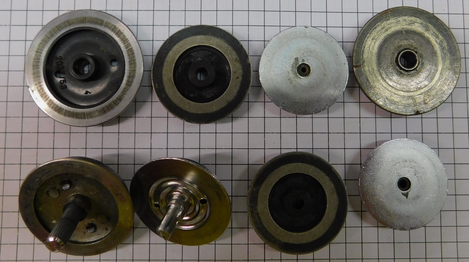 Acme 1001X-100 G Group of 8 Various Metal Wheels