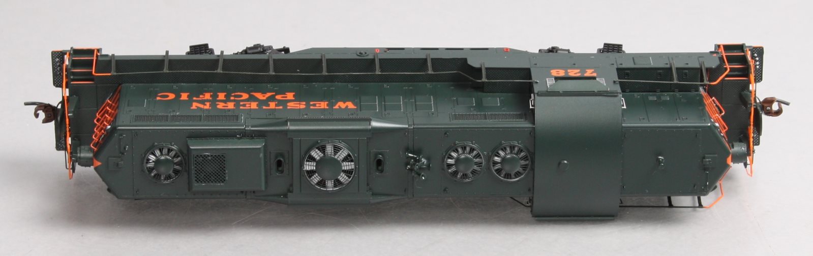 Athearn G62743 HO Genesis Western Pacific GP9 W/Sound Diesel Locomotive #728
