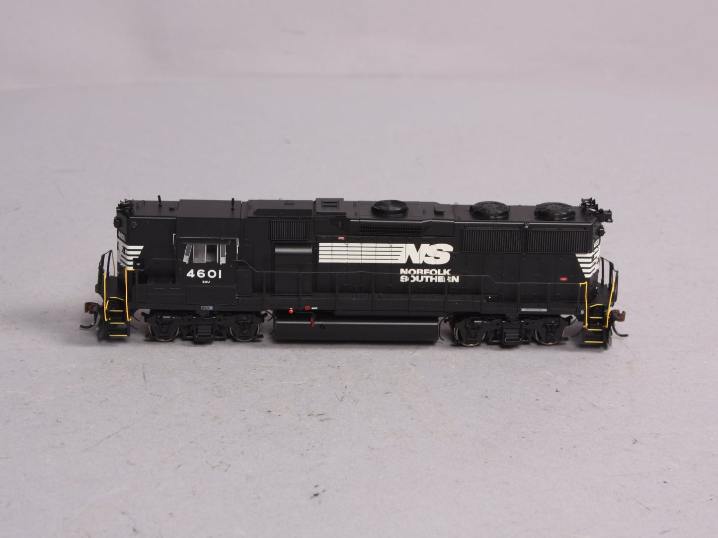 Athearn G40868 HO GP49 w/DCC & Sound, NS #4601