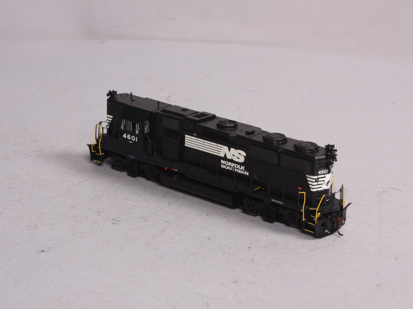 Athearn G40868 HO GP49 w/DCC & Sound, NS #4601