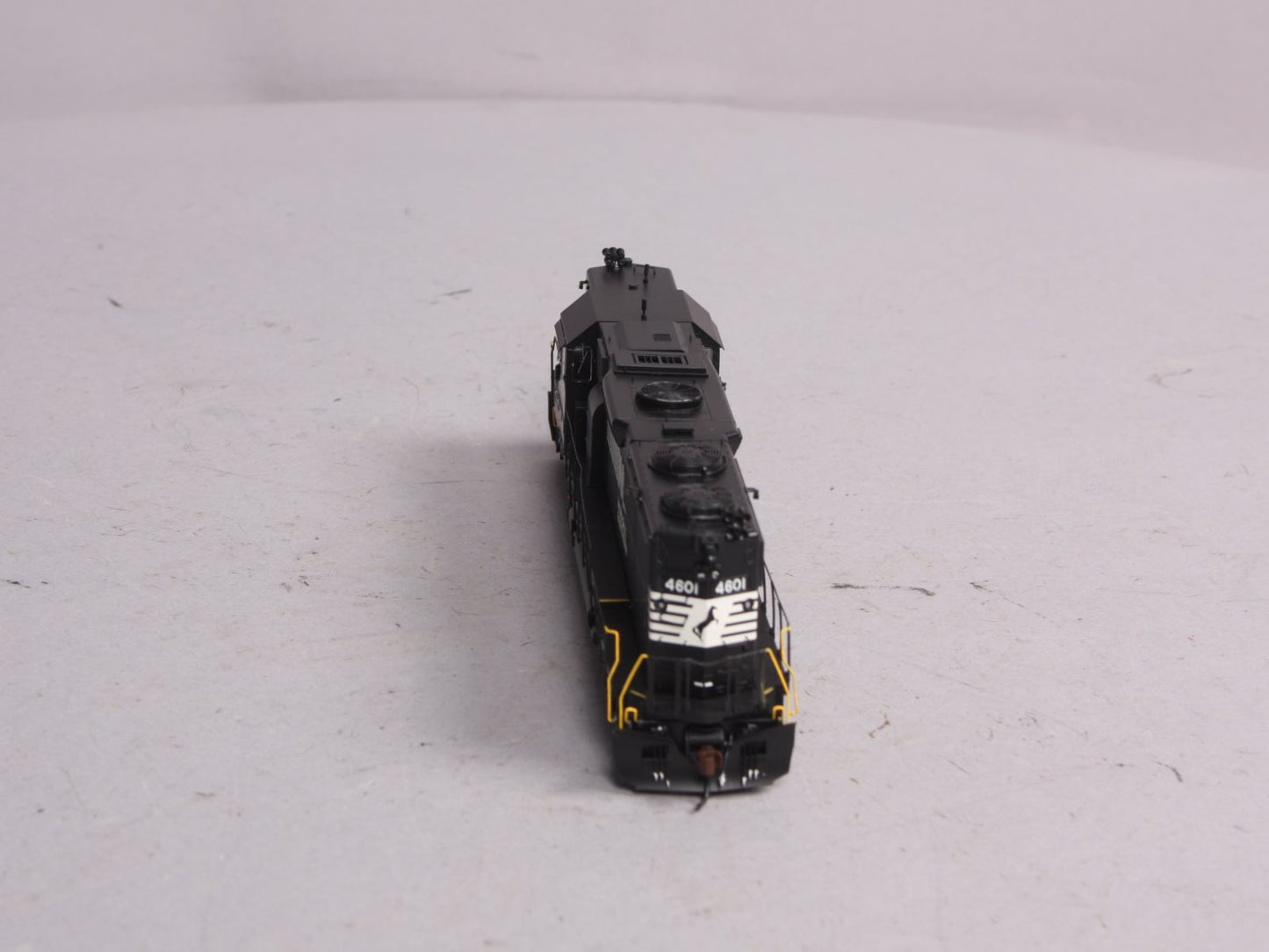 Athearn G40868 HO GP49 w/DCC & Sound, NS #4601