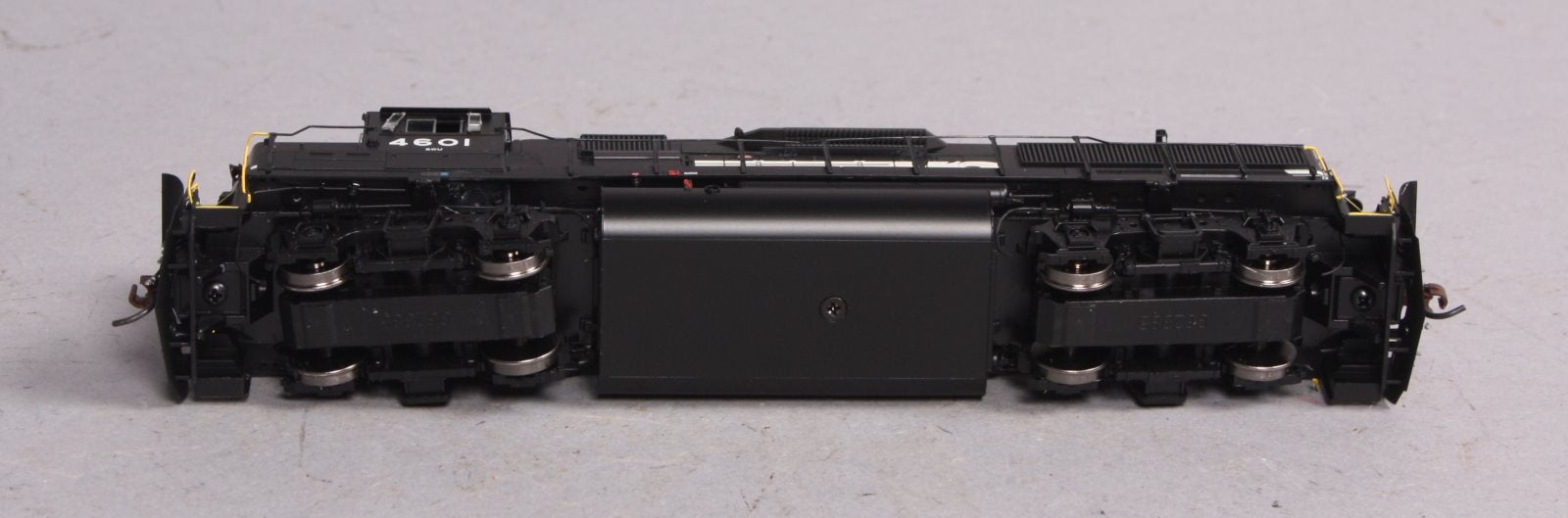 Athearn G40868 HO GP49 w/DCC & Sound, NS #4601