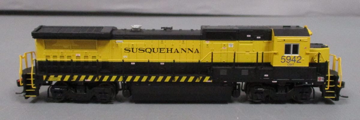 Atlas 48737 N Scale CSX Susquehana Dash 8-40B Diesel Locomotive #5942
