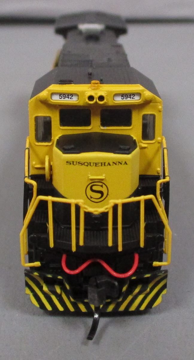 Atlas 48737 N Scale CSX Susquehana Dash 8-40B Diesel Locomotive #5942