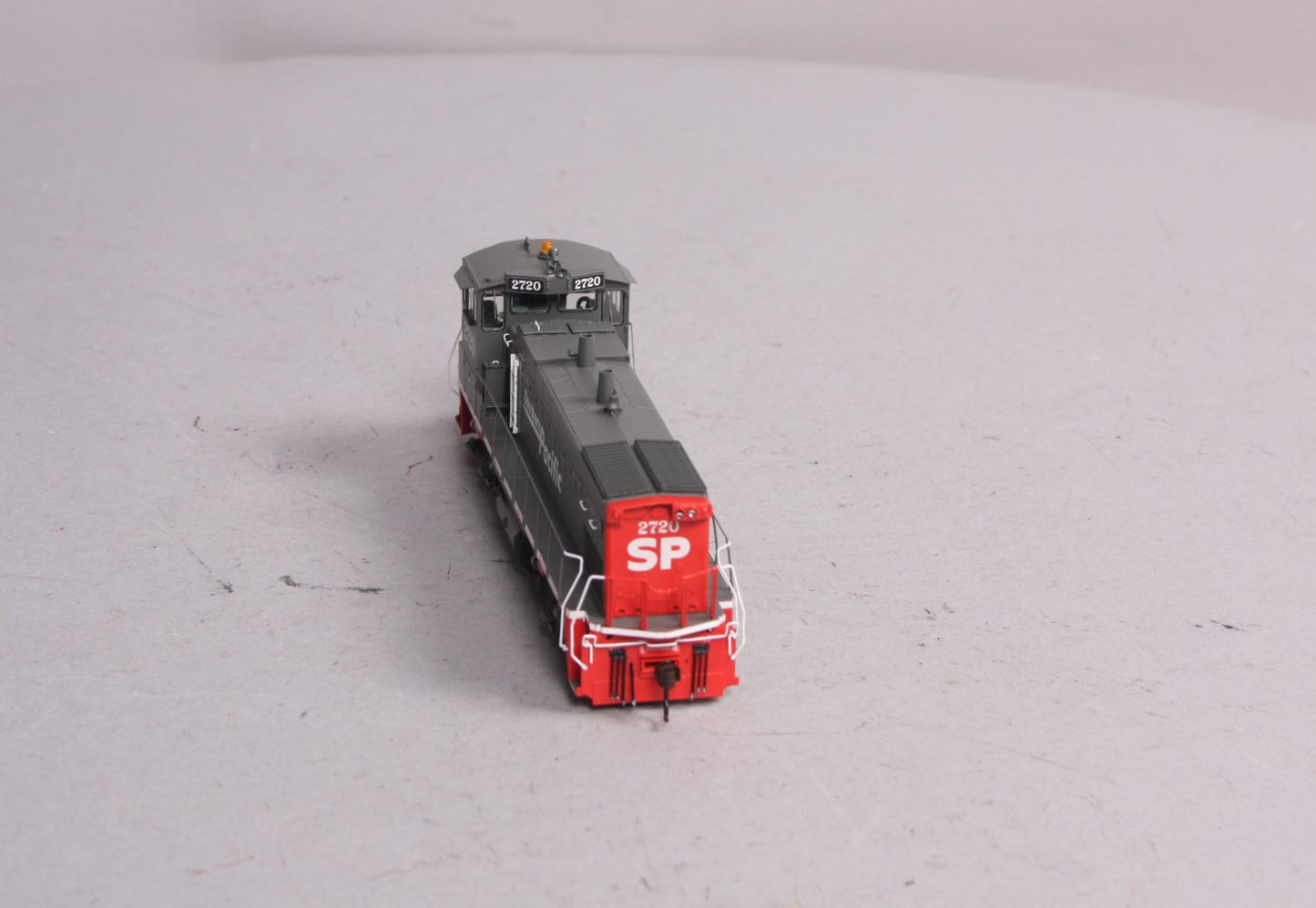Athearn G66092 HO Southern Pacific MP15-AC Diesel Locomotive #2720