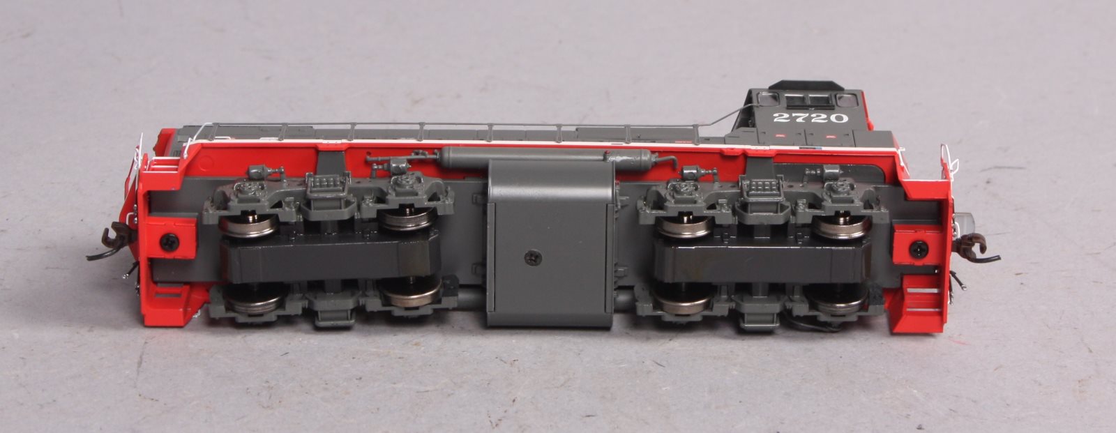 Athearn G66092 HO Southern Pacific MP15-AC Diesel Locomotive #2720