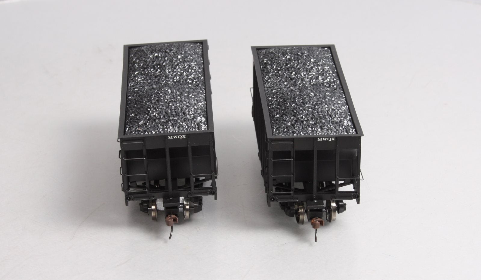 Bachmann 27961 On30 Midwest Quarry & Mining Company 2-Bay Steel Hopper 2-Pk