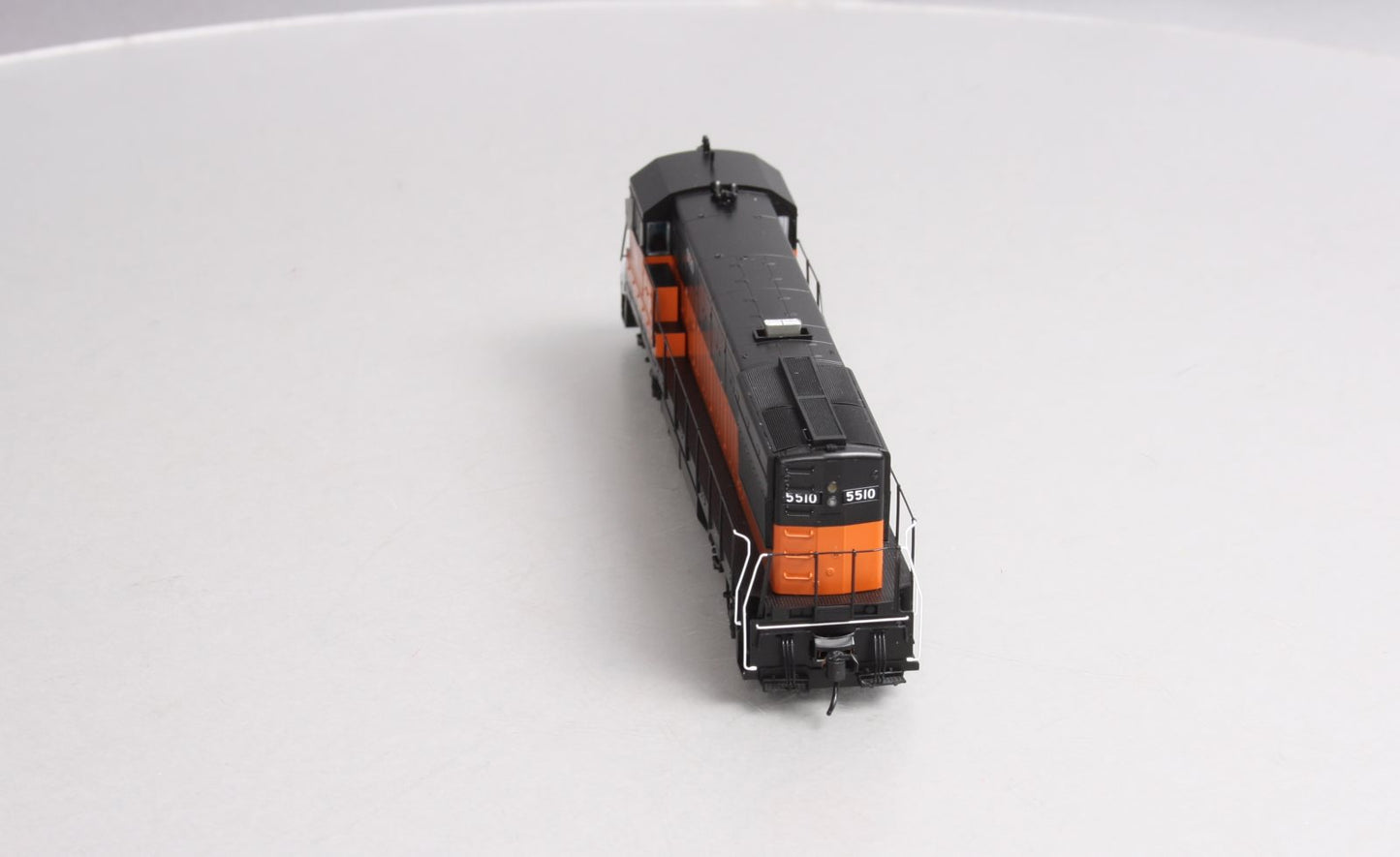 Walthers 920-41663 GE U28B U30B MILW #5510