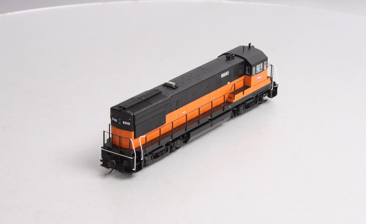 Walthers 920-41663 GE U28B U30B MILW #5510