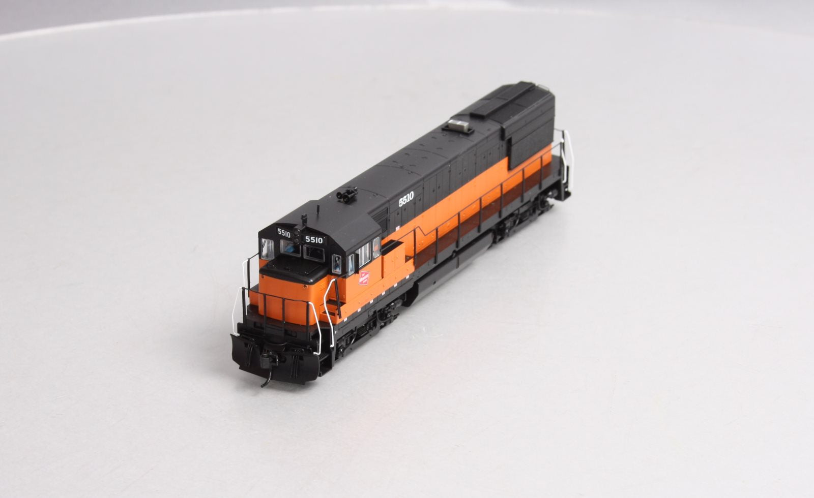 Walthers 920-41663 GE U28B U30B MILW #5510