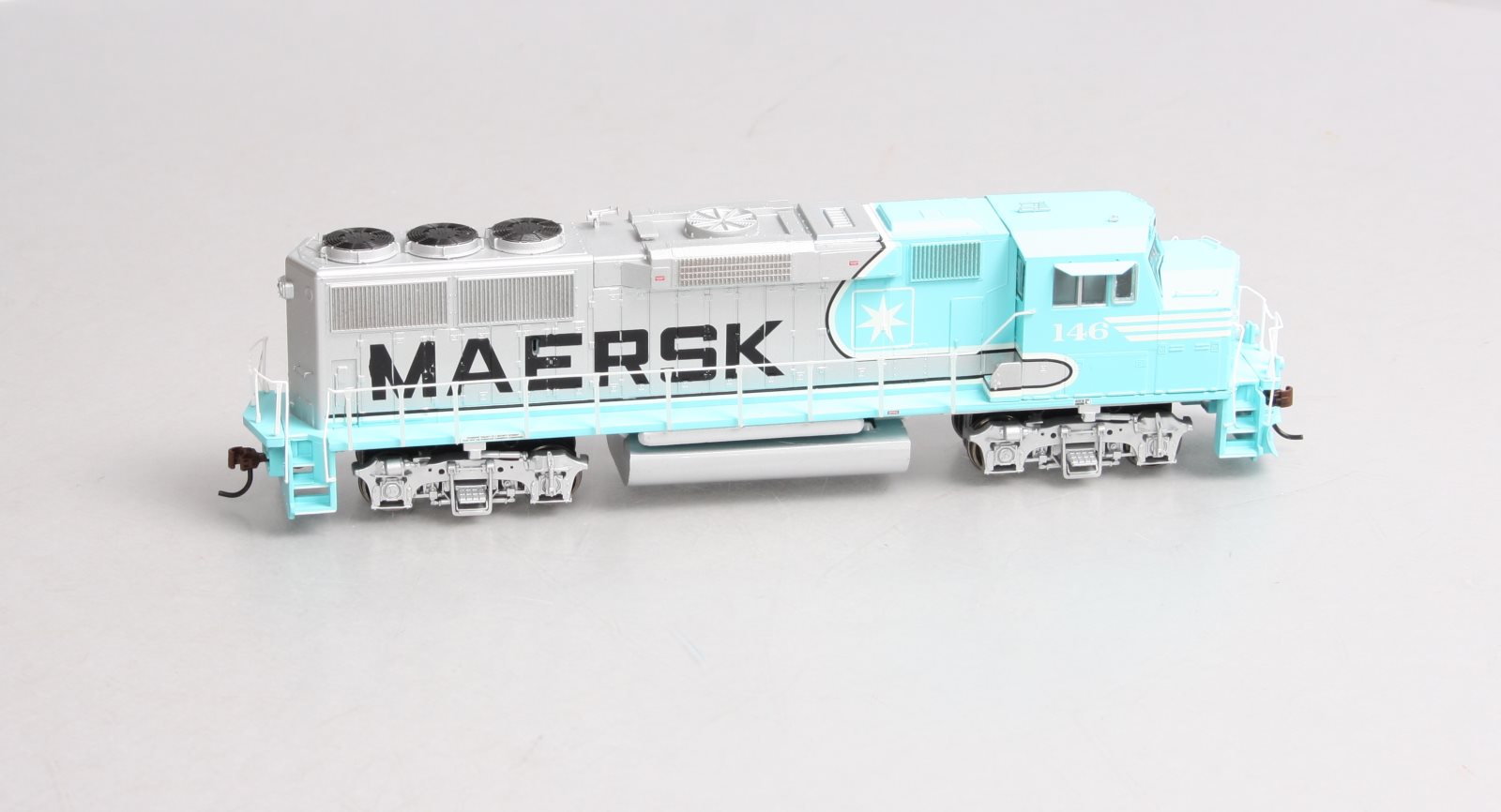 Athearn 88845 HO SF/Maersk RTR GP60M Diesel Locomotive #146