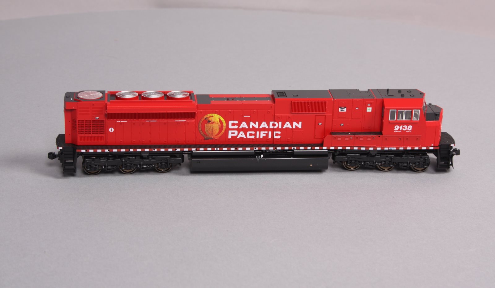 Kato 37-6364 HO Canadian Pacific EMD SD90/43MAC Diesel Locomotive #9138