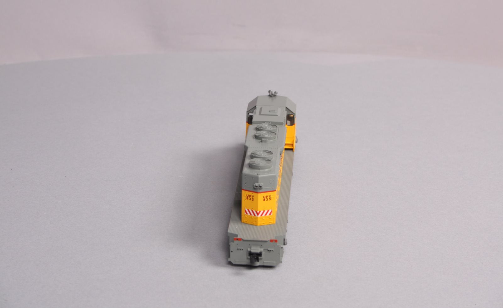 Kato 37-6512 HO Union Pacific SD38-2 Powered Diesel Locomotive #Y835